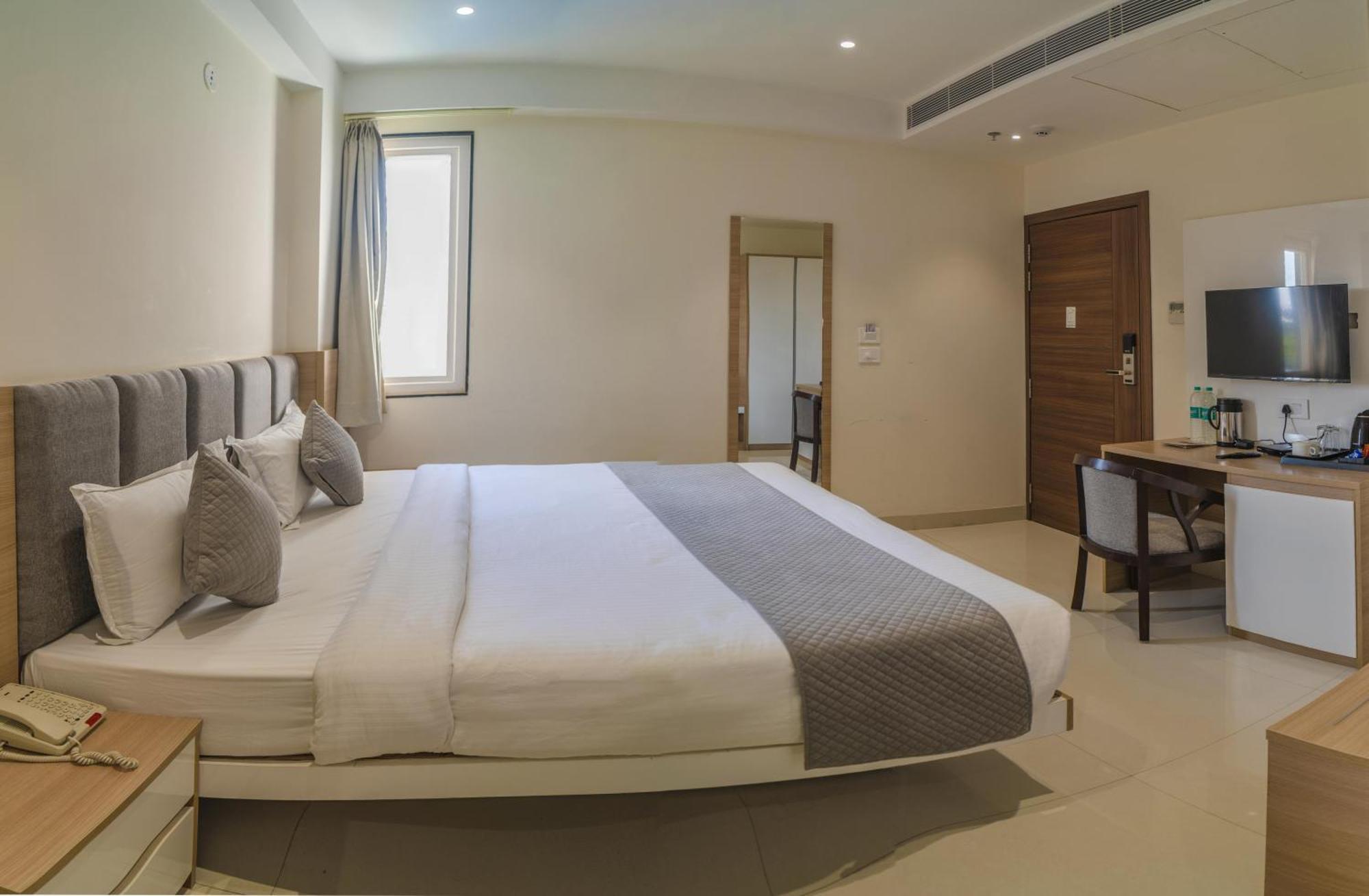 The Mangal View Residency - A Luxury Boutique Business Hotel Udaipur Exterior photo